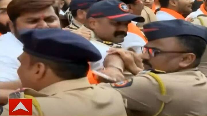 दोन्ही गटाचे नेते आमने-सामने आल्याने जोरदार घोषणाबाजी पाहायला मिळाली.