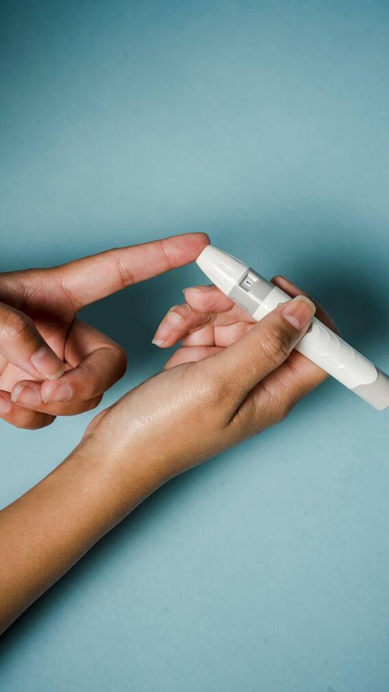 খাওয়ার পরই একলাফে বাড়ে সুগার? কী কী করলে আর হবে না এই সমস্যা