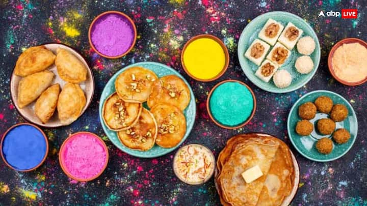 गर्भवती महिलाओं को सूर्य ग्रहण के समय भोजन बनाने और खाने से बचना चाहिए. क्योंकि ग्रहण की अशुद्ध किरणों से भोजन को दूषित हो जाता है. हालांकि प्रेग्नेंसी में ज्यादा देर तक भूखे नहीं रहना चाहिए, ऐसे में ग्रहण शुरू होने से पहले भोजन पदार्थ में तुलसी डाल दें और फिर उसका सेवन करें.