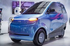 Vayve Mobility Eva  Vayve ਮੋਬਿਲਿਟੀ Eva ਦੇਸ਼ ਦੀ ਸਭ ਤੋਂ ਸਸਤੀ ਕਾਰ ਹੈ। ਇਸ ਇਲੈਕਟ੍ਰਿਕ ਕਾਰ ਵਿੱਚ ਦੋ ਲੋਕ ਅਤੇ ਇੱਕ ਬੱਚਾ ਆਸਾਨੀ ਨਾਲ ਬੈਠ ਸਕਦੇ ਹਨ। ਈਵਾ ਵਿੱਚ 18 kWh ਦਾ ਬੈਟਰੀ ਪੈਕ ਲੱਗਿਆ ਹੈ। ਇਸ ਵਾਹਨ 'ਤੇ ਲੱਗੀ 16 ਕਿਲੋਵਾਟ ਦੀ ਮੋਟਰ 20.11 bhp ਪਾਵਰ ਪੈਦਾ ਕਰਦੀ ਹੈ। ਦੇਸ਼ ਦੀ ਇਹ ਸਭ ਤੋਂ ਸਸਤੀ ਇਲੈਕਟ੍ਰਿਕ ਕਾਰ ਇੱਕ ਵਾਰ ਚਾਰਜ ਕਰਨ ਵਿੱਚ 250 ਕਿਲੋਮੀਟਰ ਦੀ ਰੇਂਜ ਦੇਣ ਦਾ ਦਾਅਵਾ ਕਰਦੀ ਹੈ। ਇਸ ਗੱਡੀ ਵਿੱਚ ਫਾਸਟ ਚਾਰਜਿੰਗ ਫੀਚਰ ਵੀ ਸ਼ਾਮਲ ਹੈ। ਈਵੀ ਨੂੰ ਸਿਰਫ਼ 20 ਮਿੰਟਾਂ ਵਿੱਚ 10 ਤੋਂ 70 ਪ੍ਰਤੀਸ਼ਤ ਤੱਕ ਚਾਰਜ ਕੀਤਾ ਜਾ ਸਕਦਾ ਹੈ। ਜਦੋਂ ਕਿ, AC ਦੀ ਵਰਤੋਂ ਕਰਕੇ 10 ਤੋਂ 90 ਪ੍ਰਤੀਸ਼ਤ ਤੱਕ ਚਾਰਜ ਹੋਣ ਵਿੱਚ 5 ਘੰਟੇ ਲੱਗ ਸਕਦੇ ਹਨ। ਵੇਵ ਮੋਬਿਲਿਟੀ ਈਵਾ ਦੀ ਕੀਮਤ 3.25 ਲੱਖ ਰੁਪਏ ਤੋਂ ਸ਼ੁਰੂ ਹੁੰਦੀ ਹੈ ਅਤੇ 4.49 ਲੱਖ ਰੁਪਏ ਤੱਕ ਜਾਂਦੀ ਹੈ।