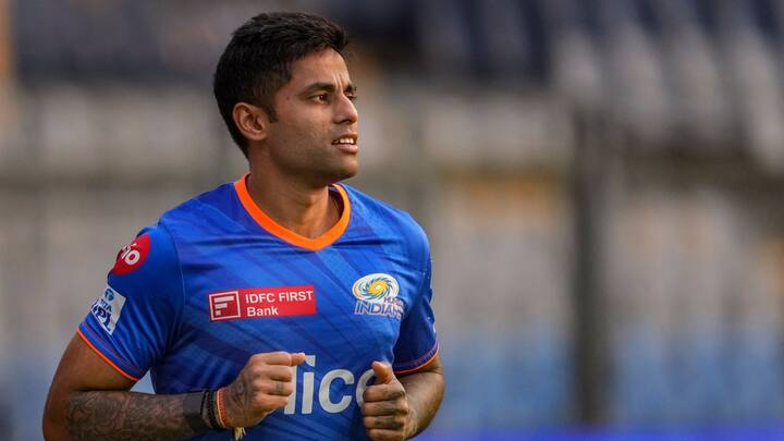তবে আইপিএলের প্রথম বছর ছাড়া কোনও পাক ক্রিকেটারকে আইপিএলে অংশ নিতে দেওয়া হয় না। দুই দেশের রাজনৈতিক সম্পর্কের সমীকরণ যার নেপথ্যে।