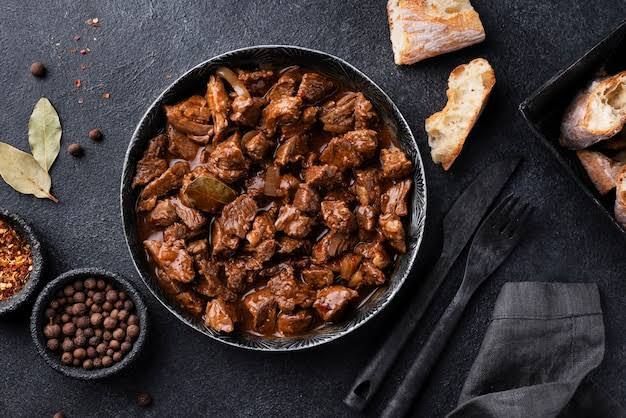 मीट (Meat) गठिया से जूझ रहे लोगों को रेड मीट और ऑर्गन मीट से दूर ही रहना चाहिए. क्योंकि इनमें प्यूरीन काफी ज्यादा मात्रा में होती है, जिससे जॉइंट पेन काफी ज्यादा बढ़ सकता है. इसलिए इन चीजों को भी खाने से बचें.