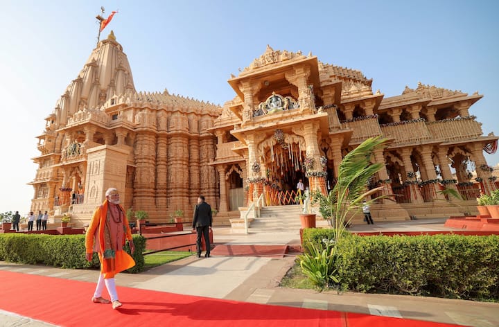 उन्होंने अपने ब्लॉग में लिखा था कि 140 करोड़ देशवासियों ने जिस तरह प्रयागराज में एकता के महाकुंभ को आज के विश्व की एक महान पहचान बना दिया, वह अद्भुत है.