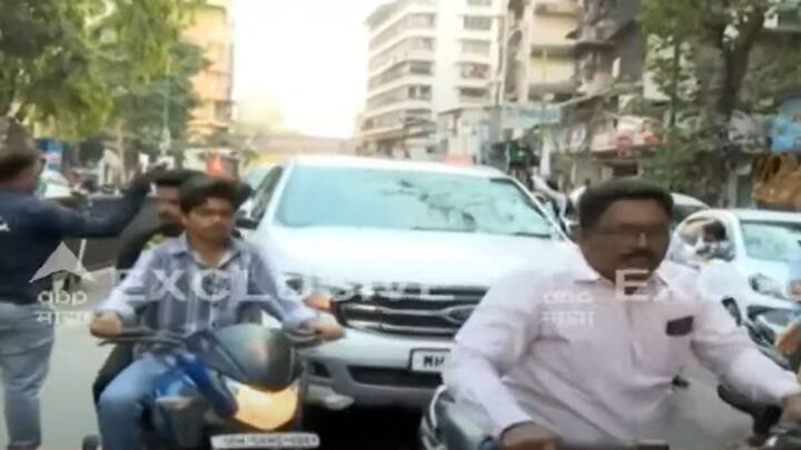 ठाकरे गटाचे नेते येणार म्हणून आनंद आश्रमात शिंदे गटाच्या महिला कार्यकर्त्या आनंद आश्रमात जमल्या होत्या.,