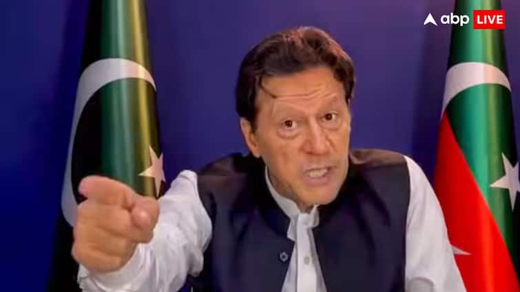 Former PM Imran Khan sought global help to protect democracy Says Pakistan is going through most challenging phase डोनाल्ड ट्रंप से उम्मीद लगाए बैठे हैं PAK के पूर्व PM इमरान खान, अमेरिका से जताई ये उम्मीद