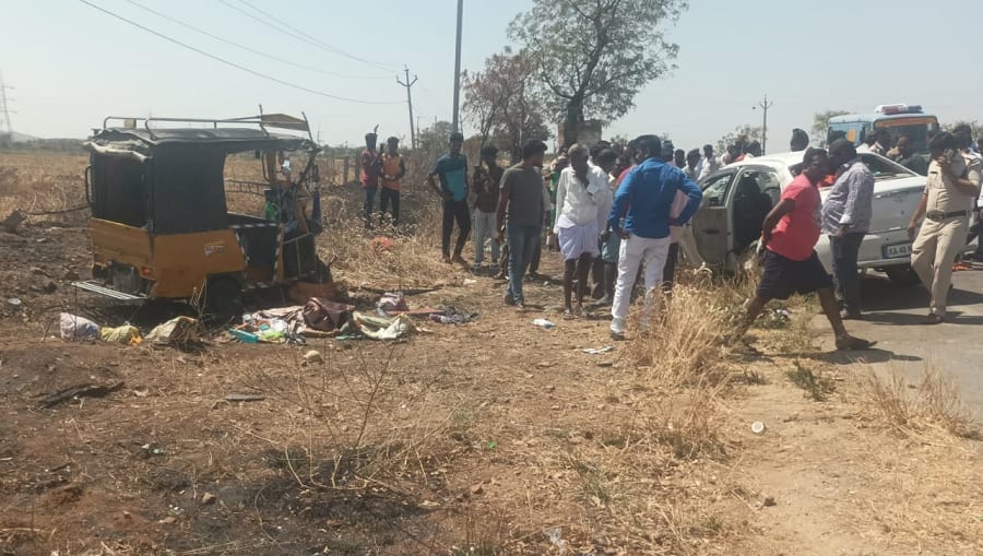Anantapur Road Accident: అనంతపురంలో ఘోర రోడ్డు ప్రమాదం- నెలల చిన్నారి సహా నలుగురు మృతి, మరికొందరి పరిస్థితి విషమం