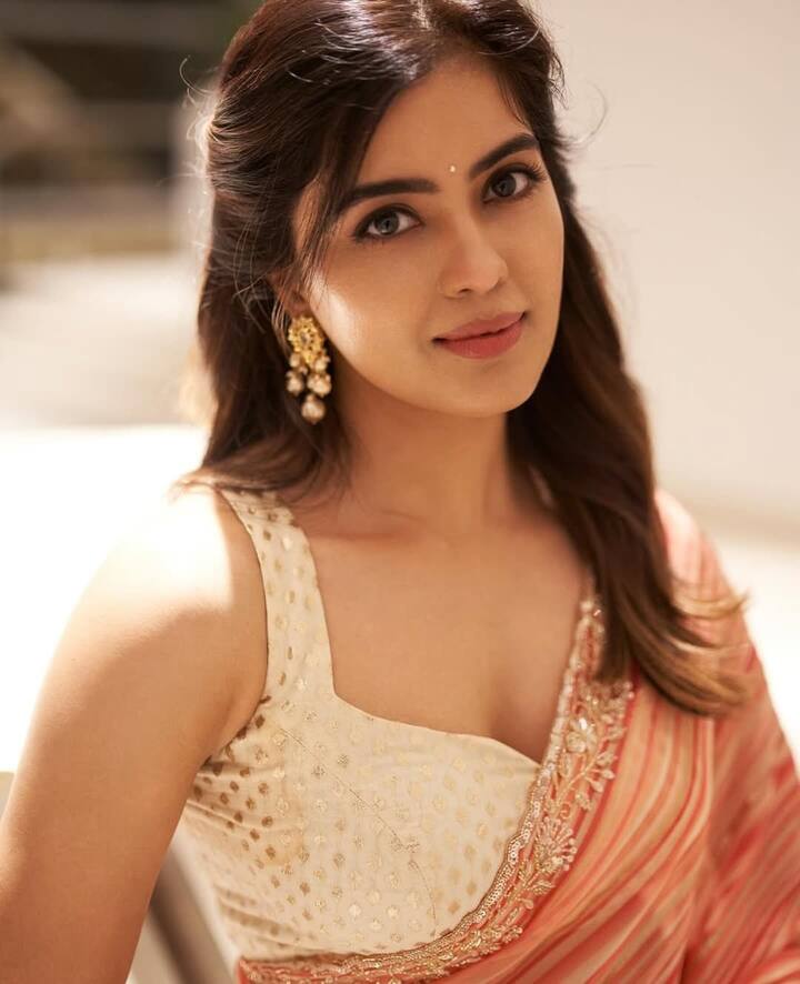 'హనుమాన్' మూవీ తర్వాత అల్లరి నరేష్ తో 'బచ్చల మల్లి' సినిమాలో నటించింది కానీ ఆ మూవీ హిట్టవలేదు