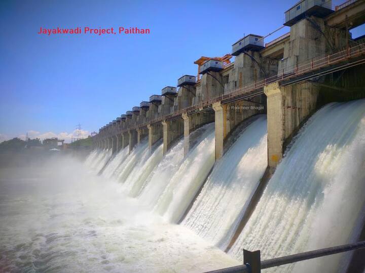 असून जायकवाडीत 70 % पाणीसाठा आहे .