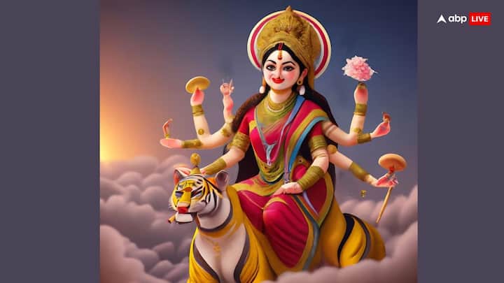 The place you are using for a picture or ghatasthapana of mother should not be dirty. Do not fill the soil and dirty water in the Ghat.