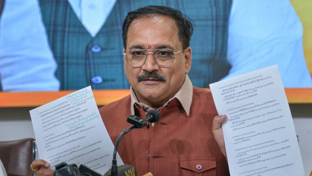 विधानसभा में विकास की चर्चा में आप विधायक डाल रहे बाधा, BJP के वीरेंद्र सचदेवा ने लगाया आरोप Virendra Sachdeva Claims AAP MLA Disrupting Delhi Assembly Session Atishi Arvind Kejriwal Manish Sisodia ANN विधानसभा में विकास की चर्चा में आप विधायक डाल रहे बाधा, BJP के वीरेंद्र सचदेवा ने लगाया आरोप