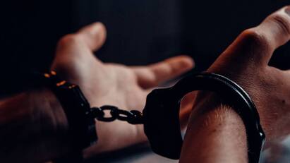 Five boys sexual assault of two sisters on house terrace in TN தட்டிக்கேட்ட சிறுமிகள்! தவிக்க விட்ட சிறுவர்கள்! – சுத்துப்போட்ட போலீஸ் – என்ன நடந்தது?
