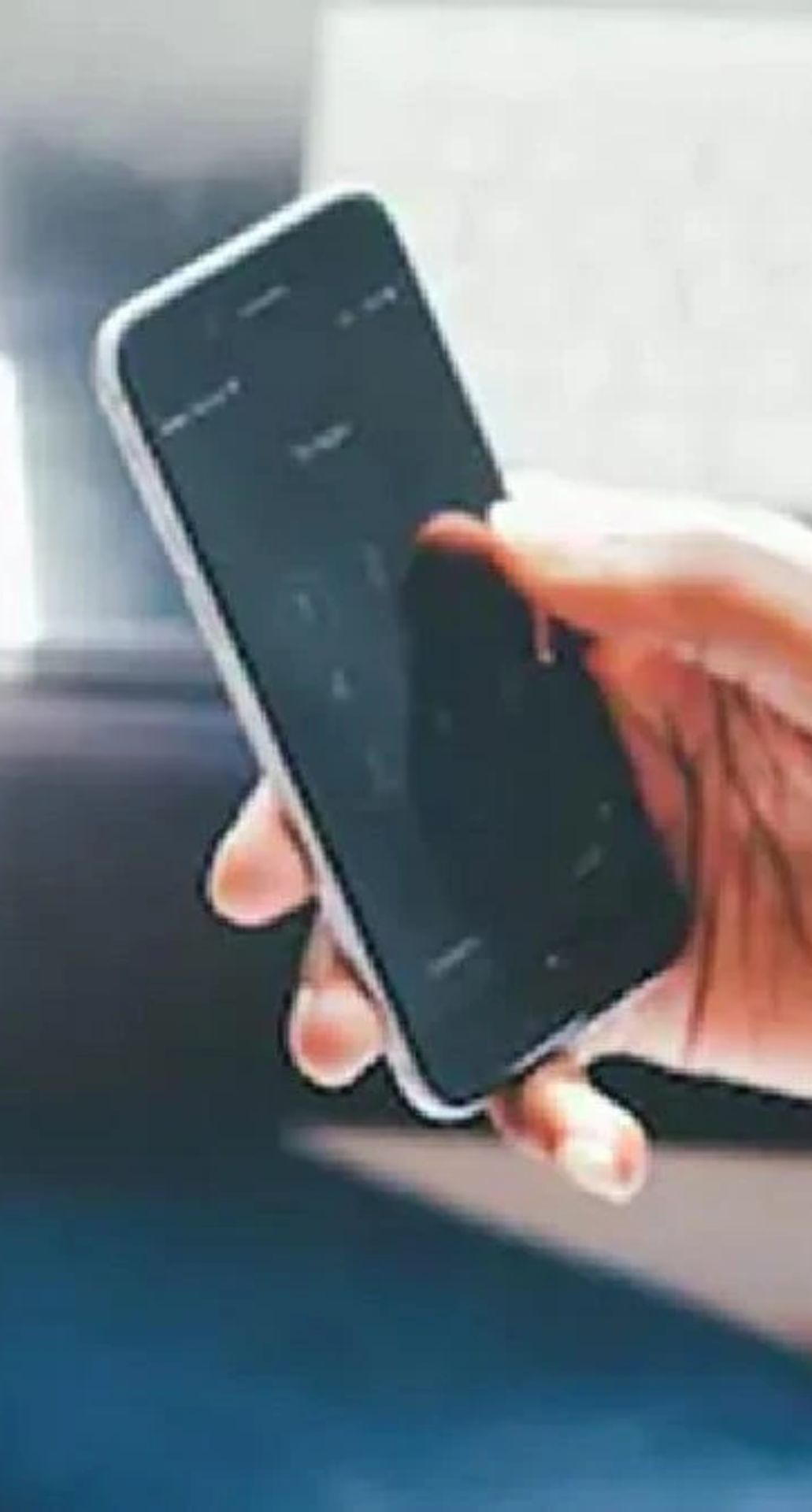 Google Play Store पर कई सारे विज्ञापन ब्लॉक करने वाले ऐप्स उपलब्ध है जिनका इस्तेमाल कर ऐड को ब्लॉक किया जाता है.