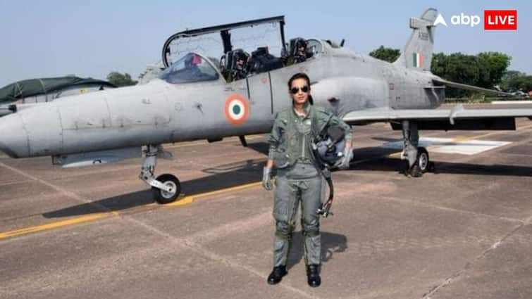 First Female Fighter Pilot: हवा को चीरते हुए फाइटर जेट जैगुआर उड़ाएगी देश की बेटी, रच दिया इतिहास