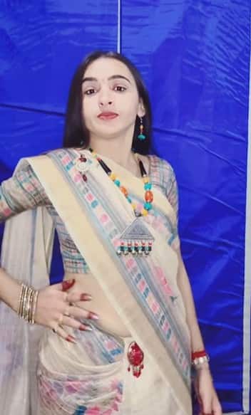 पुलिस के सूत्रों की मानें तो आरोपी सचिन के शरी पर नाखूनों के निशान मिले हैं. हिमानी ने अपने बचाव में सचिन को नोचने की कोशिश की थी.