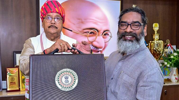 Jharkhand Budget 2025 2 universities 5 law and 6 medical colleges will open CM Hemant Soren Government Announced Jharkhand Budget: झारखंड में खुलेंगे 2 यूनिवर्सिटी सहित 5 कानून और 6 मेडिकल कॉलेज, बजट में हुआ ऐलान