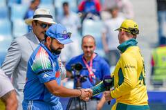 रोहित ते विराट सर्वांच्याच दंडावर काळी पट्टी; ऑस्ट्रेलियाविरुद्धच्या सामन्यात टीम इंडियानं असं का केलं? जाणून घ्या कारण