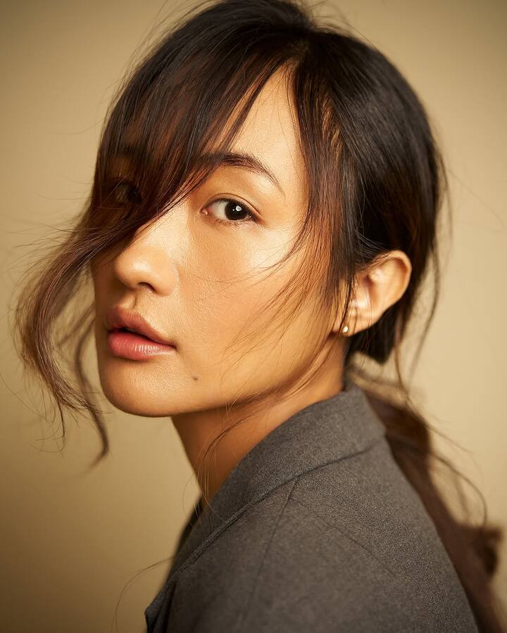 चुम दरांग – इस लिस्ट का सबसे पहला नाम बिग बॉस 18 में नजर आने वाली एक्ट्रेस चुम दरांग का है. खबरों के अनुसार मेकर्स ने चुम को इस शो के लिए अप्रोच किया है.