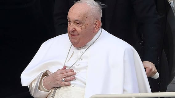 Pope Francis Faces Two Respiratory Failures, Returns To Ventilator