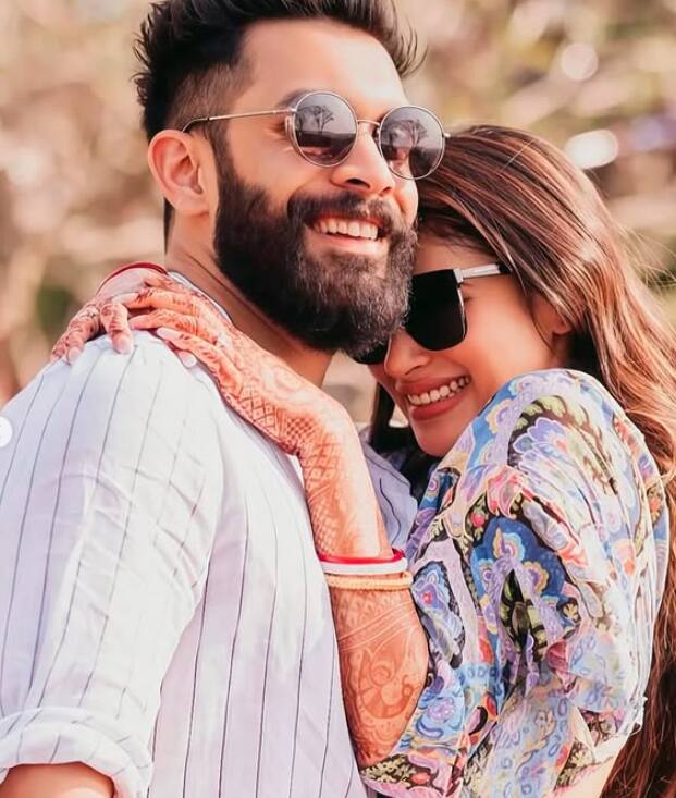 दरअसल मौनी और उनके पति सूरज काम की वजह से अलग-अलग देशों में रह रहे हैं. लेकिन अब एक्ट्रेस को पति से दूरी सही नहीं जा रही है.