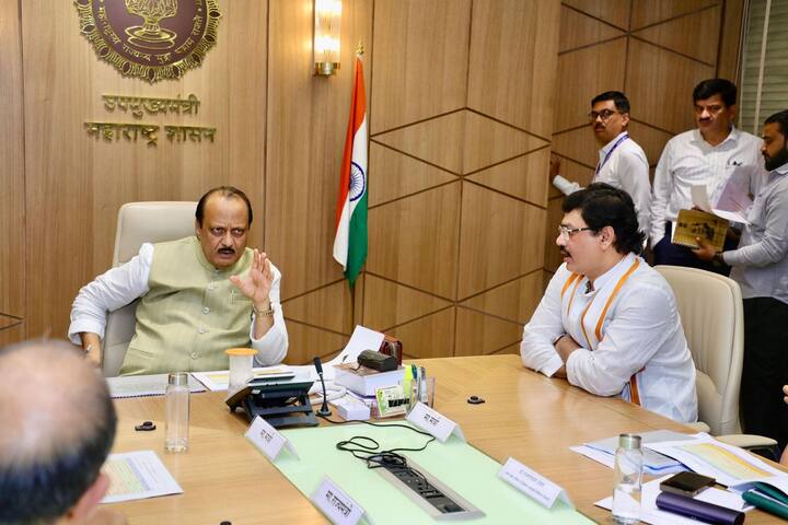 संतोष देशमुख हत्याप्रकरणात वाल्मिक कराडचे नाव आल्यापासून धनंजय मुंडे यांनी मंत्रिपदाचा राजीनामा द्यावा, अशी मागणी होत होती.