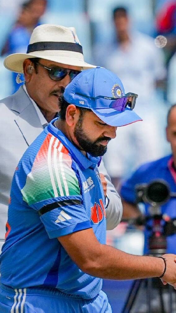 टीम इंडियाच्या खेळाडूंच्या दंडावर काळी पट्टी!