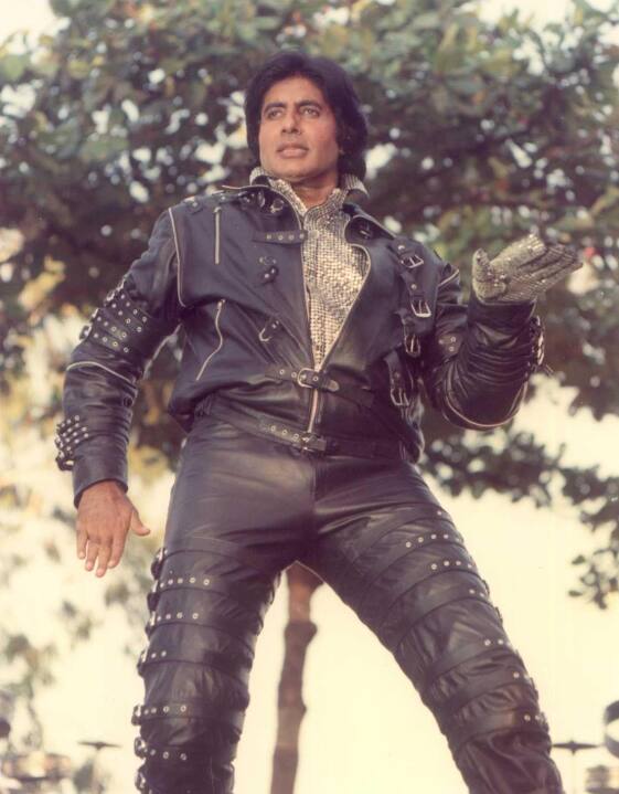 इस फिल्म में अमिताभ बच्चन और मीनाक्षी शेषाद्री से बीच इंटीमेट सीन फिल्माया गया था जो काफी चर्चा में रहा था.