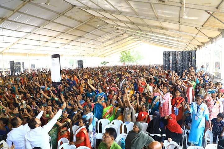 मुख्यमंत्री माझी लाडकी बहीण योजनेचा मार्च महिन्याचा हप्ता अर्थसंकल्पीय अधिवेशन संपल्यानंतर महिला व बालविकास विभागाला अर्थ विभागाकडून निधी मिळाल्यानंतर देण्यात येईल, असंही त्या म्हणाल्या. म्हणजेच लाडक्या बहि‍णींना मार्च महिन्यात फेब्रुवारी आणि मार्चचे एकूण 3000 रुपये मिळतील.