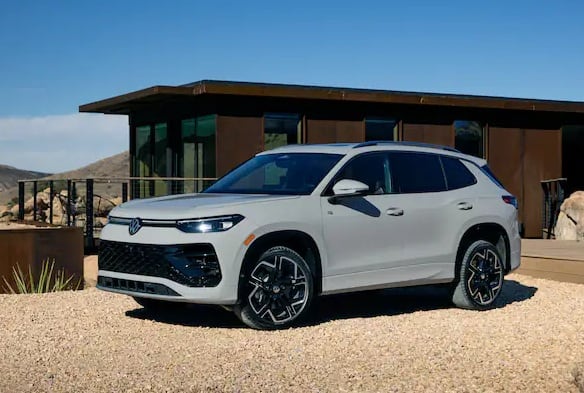 આર-લાઇન એસયુવીમાં એવી કાર આવે છે જે પ્રીમિયમ સ્પેસ સાથે આવે છે. આ આર-લાઇન કાર ટિગુઆન એસયુવીના ન્યૂ જનરેશન મોડલ પર બેઝ્ડ હશે.