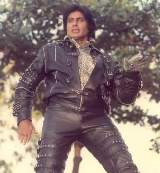 આ અભિનેત્રીએ 80 અને 90ના દાયકામાં ઘણી શાનદાર ફિલ્મોમાં કામ કર્યું હતું અને તે ઉદ્યોગની ટોચની અભિનેત્રીઓની યાદીમાં સામેલ થઈ હતી. તેમણે અમિતાભ બચ્ચન સાથે પણ ફિલ્મો કરી હતી. એક ફિલ્મમાં, આ અભિનેત્રીએ એક સુપરસ્ટાર સાથે ઇન્ટીમેટ સીન આપ્યા હતા જે ઘણા બધા ચર્ચામાં રહ્યા હતા.