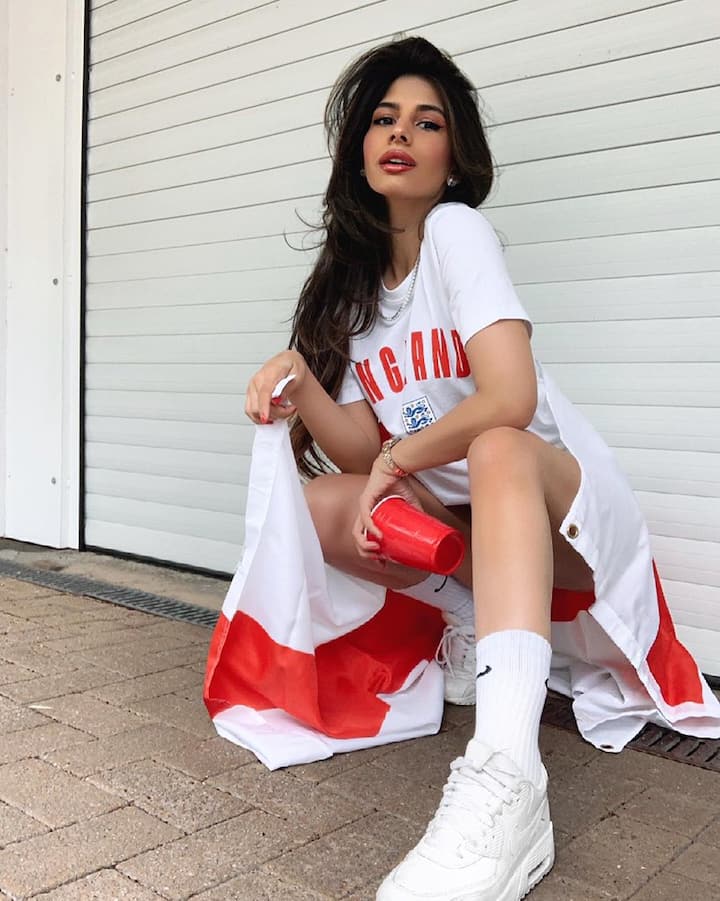 मीडिया रिपोर्ट्स की मानें तो पांड्या और जैस्मिन एक-दूसरे को डेट कर रहे हैं. हालांकि दोनों ने अब तक इस बात की आधिकारिक पुष्टि नहीं की है.