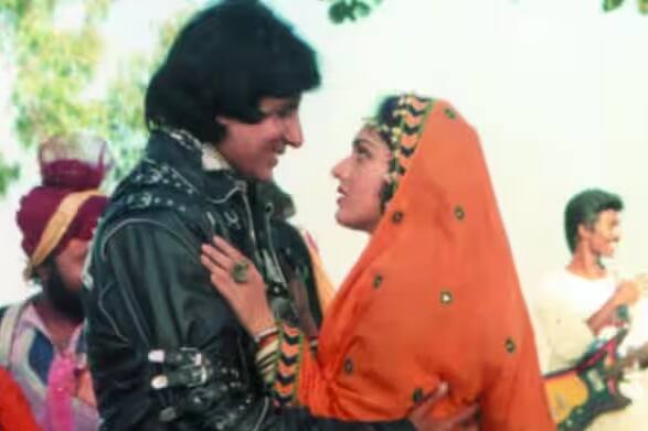 અમિતાભ બચ્ચને પોતાના કરિયરમાં ઘણી અભિનેત્રીઓ સાથે કામ કર્યું છે. તેમણે ફિલ્મમાં પોતાનાથી 21 વર્ષ નાની અભિનેત્રી સાથે એક ઇન્ટિમેટ સીન પણ આપ્યો હતો. બાદમાં ફિલ્મ જોયા પછી અભિનેત્રી શરમથી લાલ થઈ ગઈ હતી.