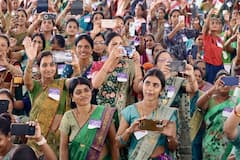 Ladki Bahin Yojana : मुख्यमंत्री माझी लाडकी बहीण योजनेचे फेब्रुवारीचे 1500 रुपये 7 मार्चला खात्यात येणार, 4 ते  5 लाख महिलांची संख्या घटणार, कारण...