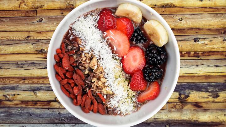5. Have A Healthy Breakfast: Providing your body with a balanced breakfast fuels your body with the necessary nutrients and energy needed to start your day. Protein-rich foods, healthy fats, and fiber breakfast options can help ensure energy levels and focus are steady throughout the day. (Image Source: Canva)