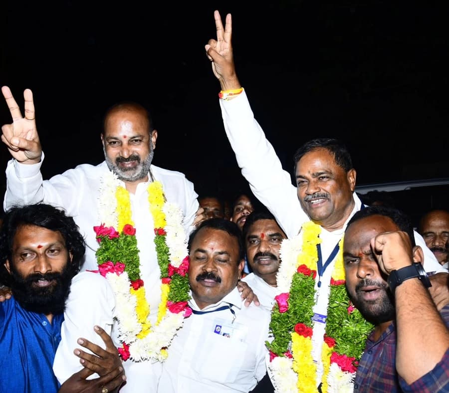 MLC Elections Result: టీచర్ ఎమ్మెల్సీ ఎన్నికల్లో శ్రీపాల్ రెడ్డి, కొమరయ్య విజయం - బీజేపీ సంబరాలు