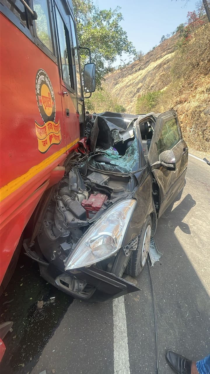 अपघाताची तीव्रता भीषण असल्याचं अपघात ठिकाणचे फोटो पाहून लक्षात येतं. कारण, या अपघातात कारचा चेंदामेंदा झाल्याचं दिसत आहे. दुर्दैवाने अपघातात दोघांचा मृत्यू तीन जण जखमी आहेत.