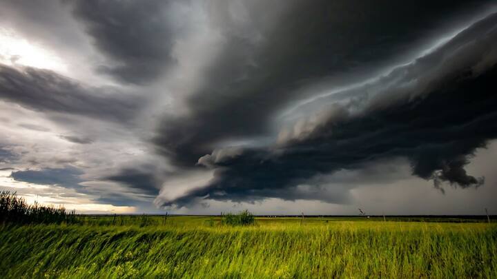 দক্ষিণবঙ্গে সামান্য কমল দিন ও রাতের তাপমাত্রা। আগামী দু'দিনে আরও দুই থেকে তিন ডিগ্রি সেলসিয়াস কমতে পারে তাপমাত্রা। রাতের তাপমাত্রা  স্বাভাবিকের ওপরে। দিনের তাপমাত্রা কোথাও কোথাও সামান্য নামলো স্বাভাবিকের তুলনায়।
