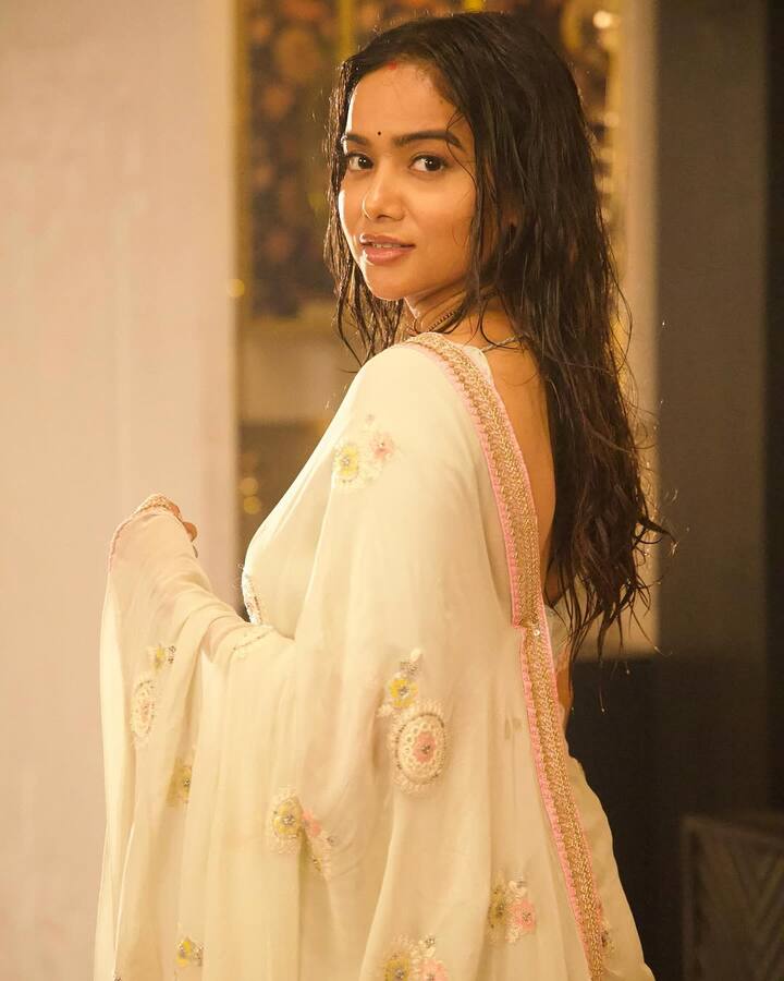 मनीषा रानी - बिग बॉस ओटीटी 3 की कंटेस्टेंट रही मनीषा रानी भी इस साल रोहित शेट्टी के शो खतरों के खिलाड़ी 15 का पार्ट बन सकती हैं.