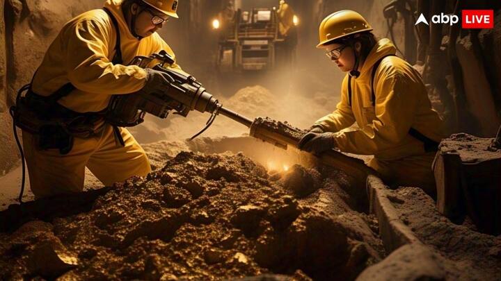 सोने का रिएक्शन किसी अन्य धातु के साथ सामान्य वातावरण में भी संभव नहीं है, लेकिन वैज्ञानिकों ने ज्वालामुखी जैसे हाई टेंपरेचर वाली जगह पर सोने के एटम को अन्य धातु के साथ रिएक्ट करने पर विवश कर दिया.