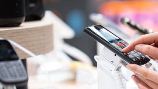 Smartphone के झंझट से हो गए हैं परेशान? फीचर फोन दूर करेगा टेंशन, मिलेंगे कई फायदे