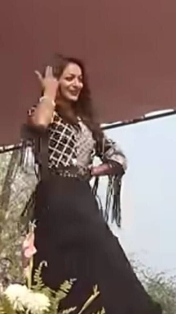 बॉलीवुड के किस एक्टर को पसंद करती है मोनालिसा?