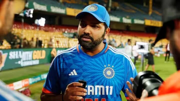 ODI ફોર્મેટમાં ત્રણ બેવડી સદી - રોહિત શર્મા વિશ્વનો એકમાત્ર બેટ્સમેન છે જેણે ODI ફોર્મેટમાં ત્રણ બેવડી સદી ફટકારી છે. તેણે 2013માં ઓસ્ટ્રેલિયા સામે 209 રન, 2014માં શ્રીલંકા સામે 264 રન અને 2017માં શ્રીલંકા સામે અણનમ 208 રન બનાવ્યા હતા.