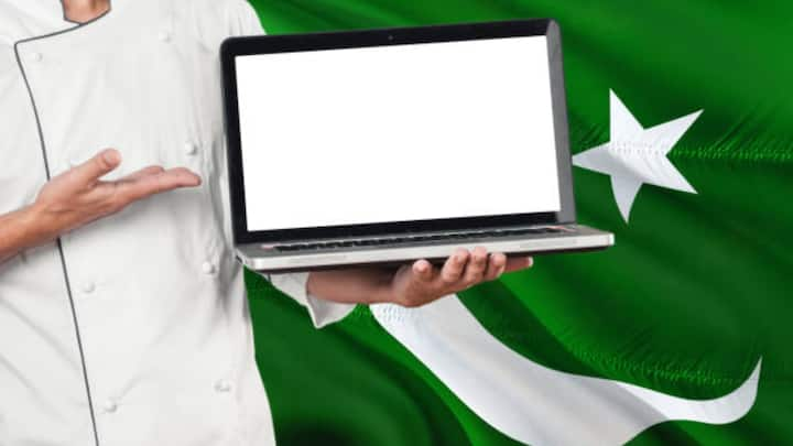 Under this scheme, laptops will be distributed to students of different educational areas. In this, 20,000 laptop university students, 14,000 college students, 4,000 technical and agricultural college students, 2,000 medical and Dental College students and 32 percent laptops will be allotted to South Punjab students.