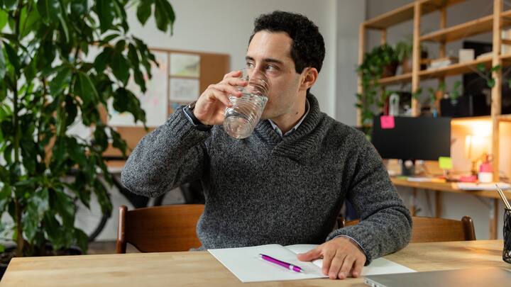 2. Drink Water: After sleeping for extended periods of time, your body is likely dehydrated. Drinking a glass of water first thing in the morning can help jumpstart your metabolism and refresh your body. Lemon and honey also help add extra health benefits. (Image Source: Canva)