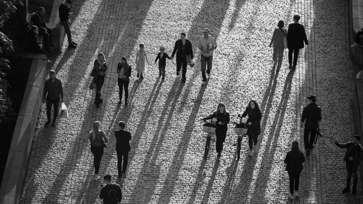 इसके अलावा अमीर लोगों का समाज में प्रभाव बढ़ेगा. इसमें सबसे ज्यादा 60% फायदा व्हाइट पीपल्स को होगा. इसके बाद नंबर आता है सैनिकों को 57%, पुरुष को 55%, इवेंजेलिकल क्रिश्चन्स को 48% का फायदा होगा.