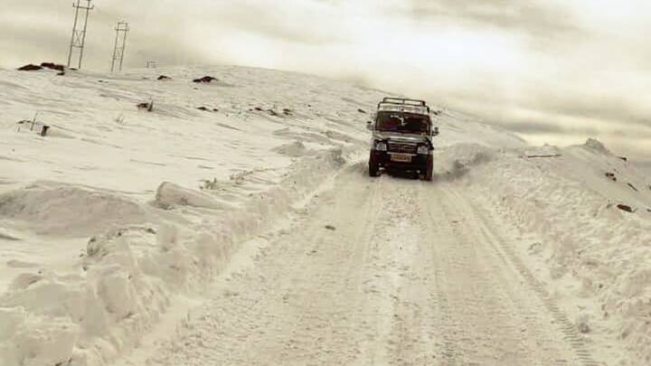 बर्फबारी को देखते हुए सरकारी डिग्री कॉलेज (जीडीसी) गुरेज के प्रिंसिपल ने बीजी प्रथम सेमेस्टर (बैच 2024) की परीक्षा स्थगित करने की घोषणा की. यह निर्णय कश्मीर विश्वविद्यालय के परीक्षा नियंत्रक के मौखिक आदेशों के बाद लिया गया.