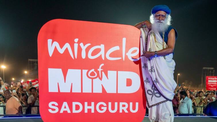 Sadhguru's new meditation app miracle of mind 1 million downloads in 15 hours தினமும் வெறும் 7 நிமிடங்கள் தியானம் ...சத்குரு வெளியிட்ட புதிய ஆப்..15 மணி நேரத்தில் 10 லட்சம் டவுன்லோட்ஸ்