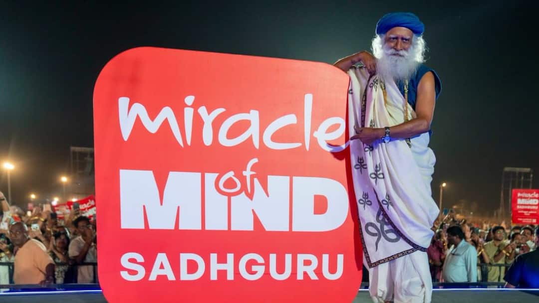 தினமும் வெறும் 7 நிமிடங்கள் தியானம் ...சத்குரு வெளியிட்ட புதிய ஆப்..15 மணி நேரத்தில் 10 லட்சம் டவுன்லோட்ஸ்