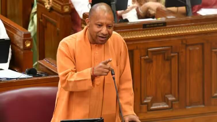 UP Vidhan Sabha News aurangzeb row cm yogi adityanath says send abu azmi to up we will treat him 'અબુ આઝમીને યુપી મોકલી દો, ઇલાજ કરી દેશું', ઓરંગઝેબની પ્રસંશા પર ભડક્યા CM યોગી આદિત્યનાથ
