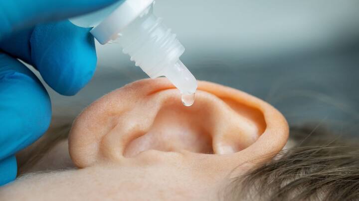 रोजा रखकर अगर आप अपनी नाक या कान में दवाई डलवाते हैं तो भी रोजा टूट जाता है.