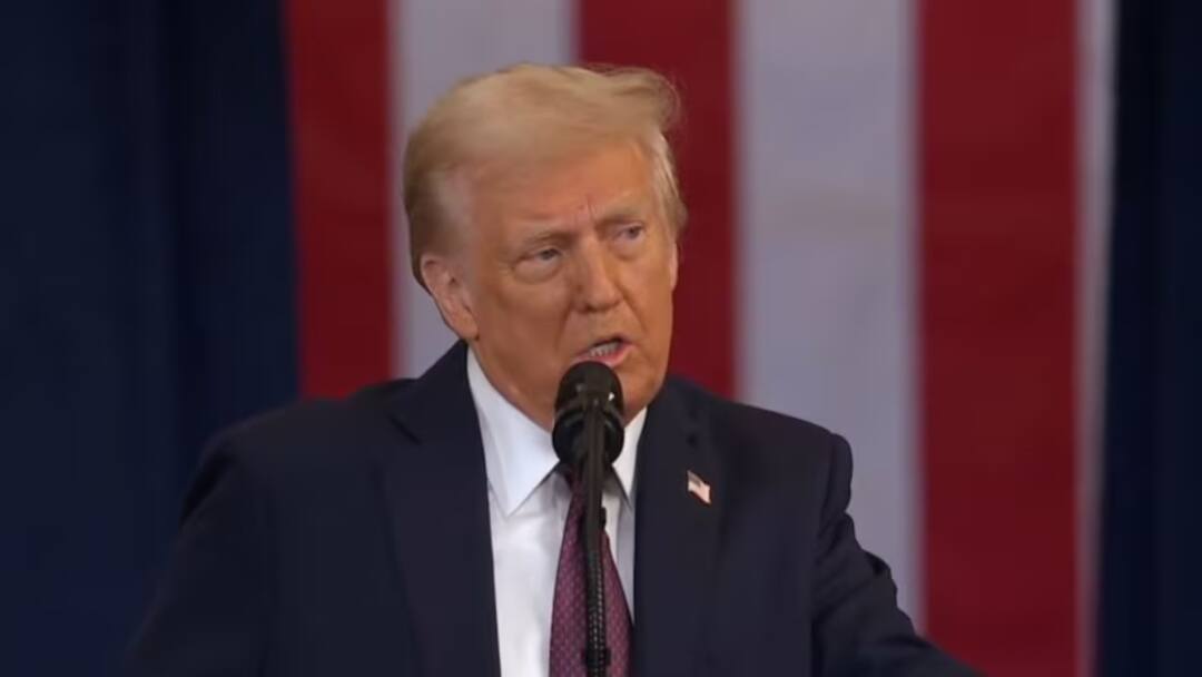 अफगानिस्तान में वापसी करेगी अमेरिकी सेना! ट्रंप ने गड़ाई इस एयरबेस पर निगाह, जानें चीन से क्या है कनेक्शन USA is considering re-establishing its military presence at Bagram Airbase in Afghanistan अफगानिस्तान में वापसी करेगी अमेरिकी सेना! ट्रंप ने गड़ाई इस एयरबेस पर निगाह, जानें चीन से क्या है कनेक्शन